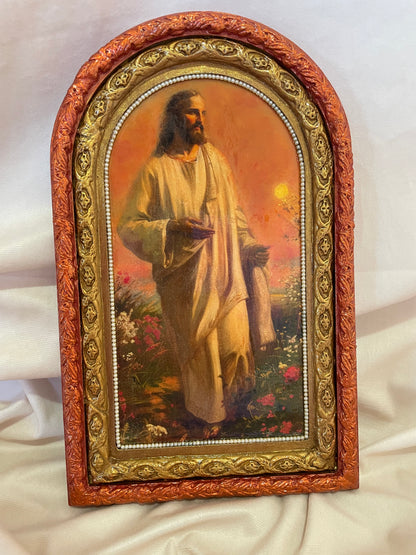 Jesus Arched Frame Shelf Sitter